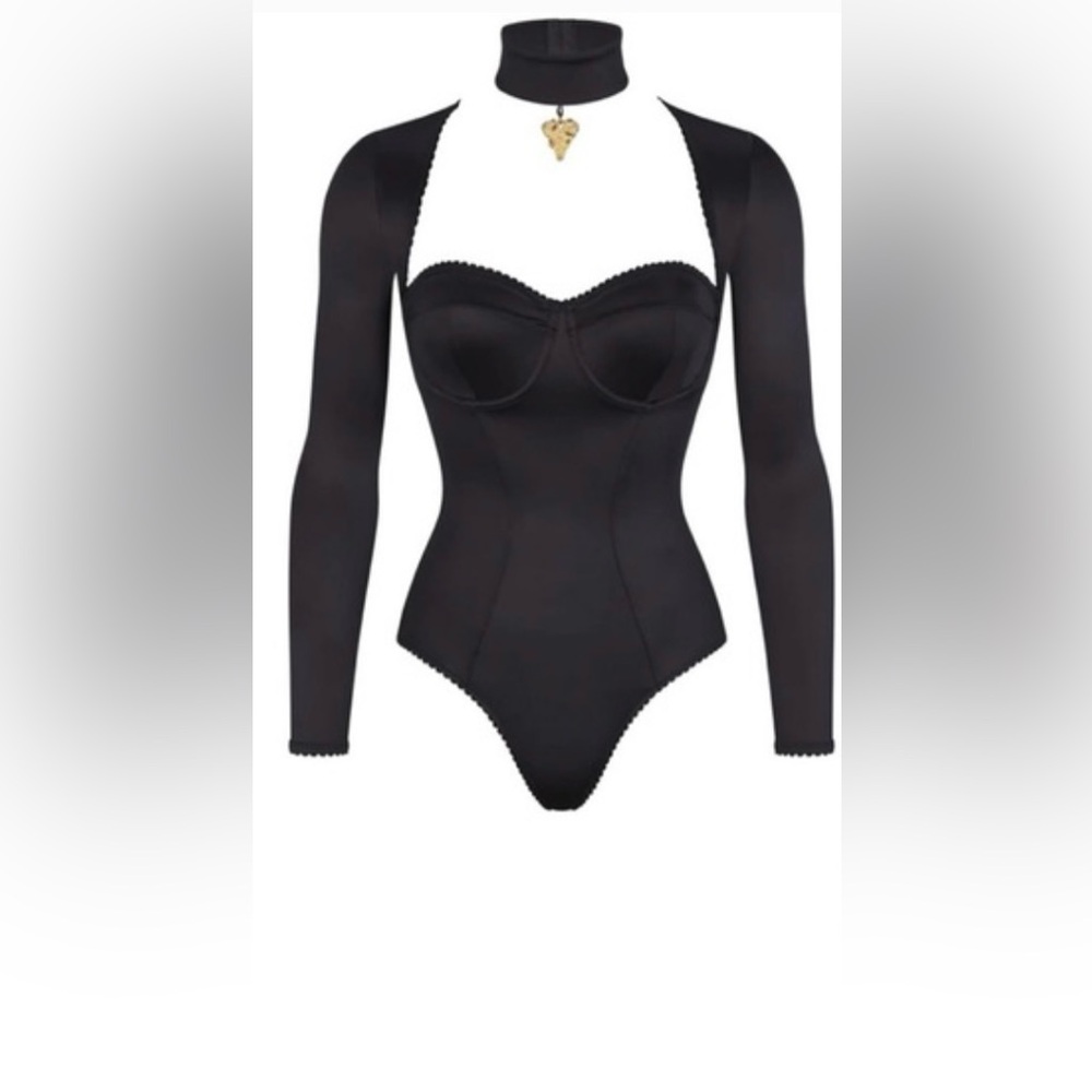 Skims corset long sleeve top with pendant choker